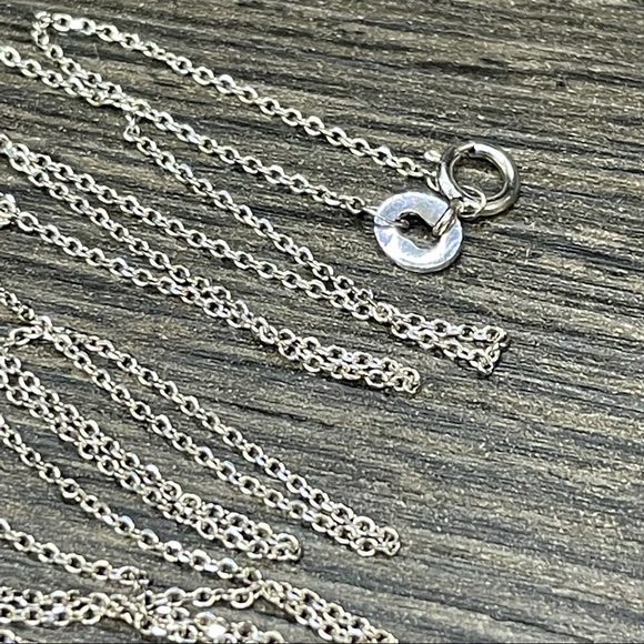 Beautiful Diamond Solitaire Necklace .15CT 20” long in solid 14k White Gold - Picture 4 of 7